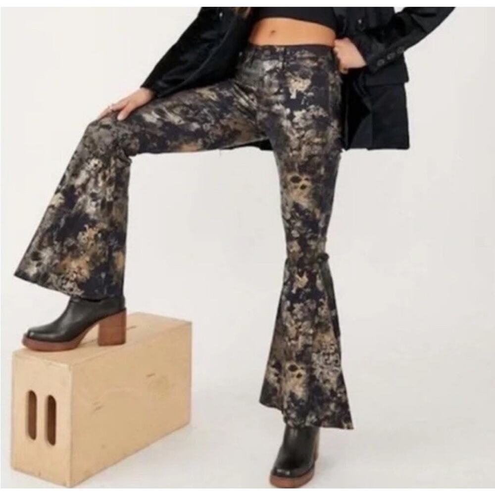 Free People Inferno Flare Jeans Floral Black Gold Size 27 Boho Hippie Retro AA9